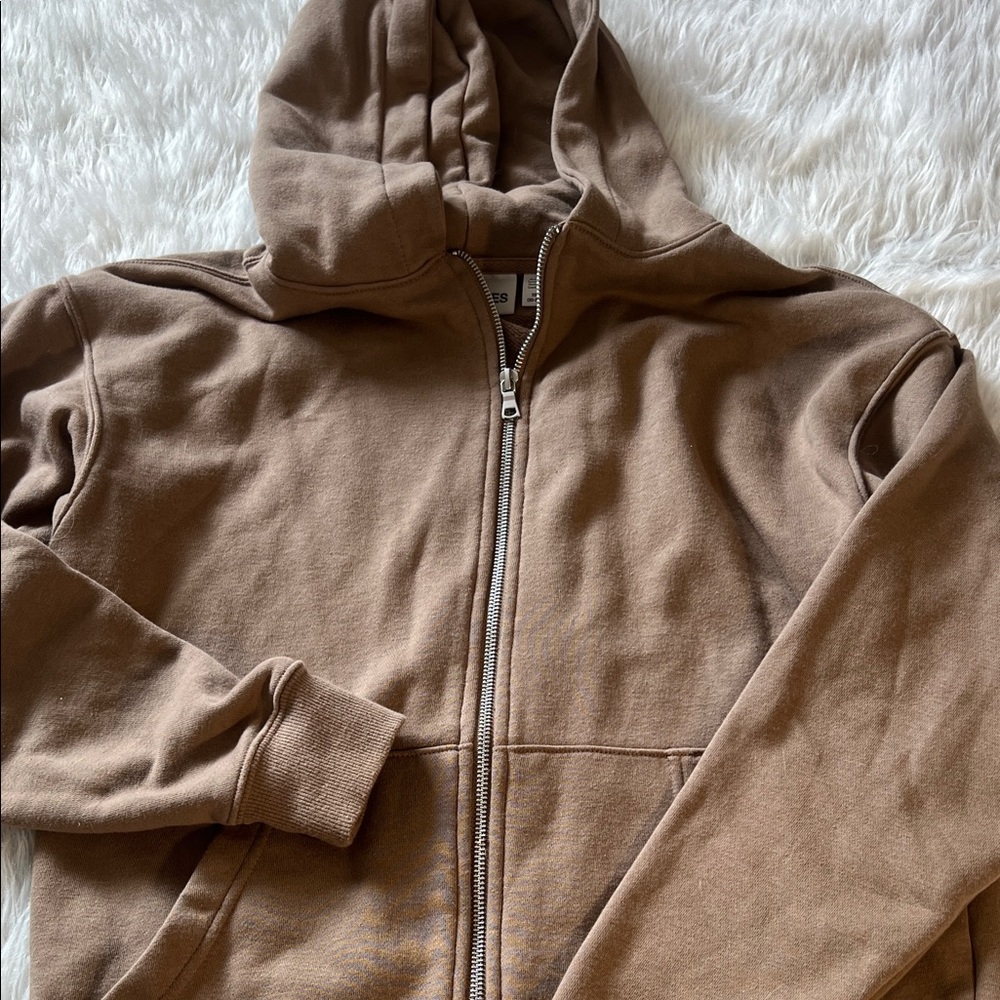 Classic Zip-Up Neutral Hoodie in Warm Coffee Brown